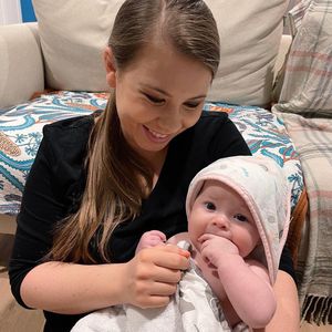 Süßer Vergleich: So ähnlich sieht Bindi Irwin ihrem Baby