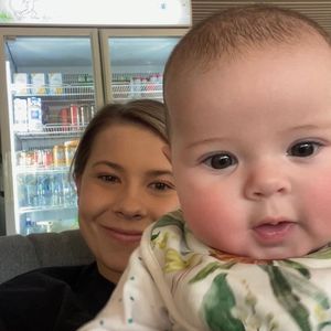 Putzig: Bindi Irwins Tochter Grace Warrior "liebt Selfies"