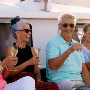 Geküsst? Bei "Golden Bachelor"-Franz und Sabine funkt es
