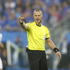 Wow! EM-Final-Schiri verdient mehr als einige Profi-Kicker