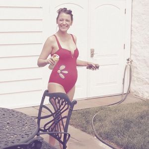 Wegen den Paparazzi: Blake Lively teilt neue Babybauchfotos