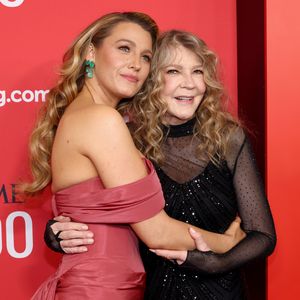 Nutzt Blake Lively das schwere Trauma ihrer Mutter für PR?