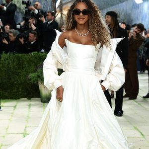 Blue Ivys Met-Gala-Debüt rührte Oma Tina Knowles zu Tränen
