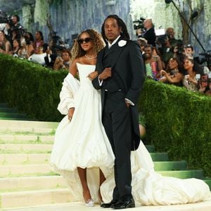 Blue Ivy unterstützt Papa Jay-Z beim Konzert am Klavier