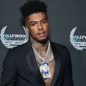 Schockierende Aufnahme: Greift Rapper Blueface hier Fan an?