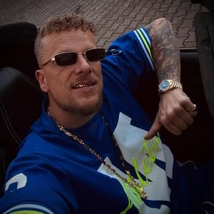 1 Mio. Klicks: Bonez MC überrascht Fans mit "Sternenhimmel"