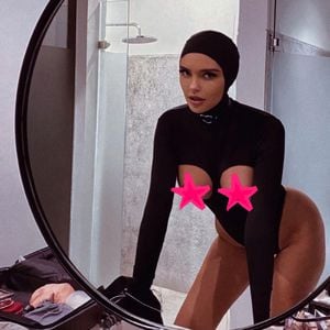 Skurril oder heiß? Bonnie Strange trägt extravaganten Body