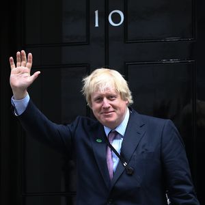 Wie bitte? Boris Johnson darf im Garten der Queen joggen