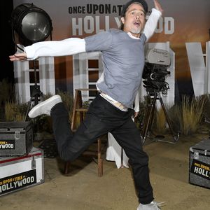 Total gelöst: Brad Pitt auf Film-Promotour wieder mega-happy
