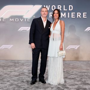 Brad Pitts Kusspanne auf der Formel-1-Premiere mit Ines