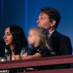 Schon so groß! Bradley Cooper mit Tochter Lea auf einer Gala