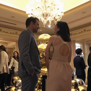 Heißer Flirt? Bradley Cooper mit Bond-Girl erwischt