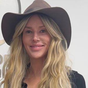Bei Brandi Glanville wurde ein gutartiger Tumor festgestellt