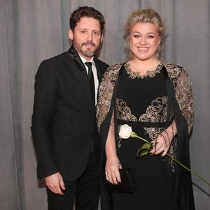 Award gewonnen: Kelly Clarkson dankt Noch-Ehemann Brandon