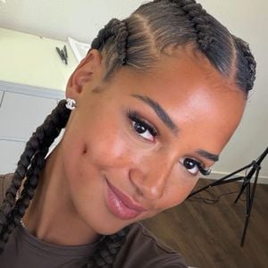 Brenda Brinkmanns Grübchen: Mediziner ordnet Eingriff ein