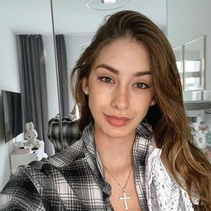 "Extrem anstrengend": GNTM-Brenda gibt Wochenbett-Update