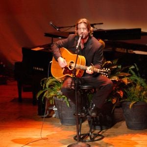 Grammy-Songwriter Brett James stirbt bei Flugzeugabsturz