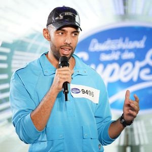 DSDS-Kandidat fordert Jury-Mitglied Oana zum Jive auf!