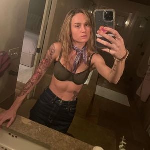 Marvel-Star Brie Larson überrascht Fans mit Tattoos am Arm!