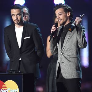 Wow! One Direction verkünden ihren neuen Song "Drag Me Down"