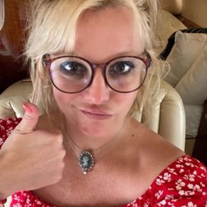Brille als Statement: Britney Spears zeigt ihren Nerd-Look!