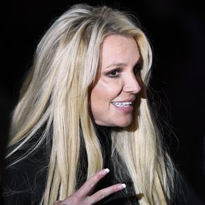 Metapher-Story? Britney Spears sperrt sich in Badezimmer ein