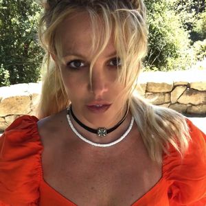 Britney erstmals seit Hilfeschrei-Debatte draußen gesichtet!