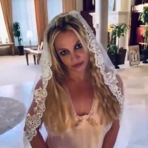 Skurriles Video: Britney Spears hat sich selbst geheiratet!