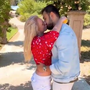 Krisengerüchte: Britney Spears und ihr Sam knutschen innig