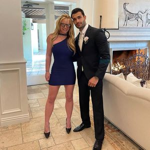 Süßer Clip: Britney tanzt mit Lover Sam auf einer Hochzeit