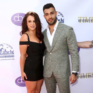 Was war los? Britney Spears korbt ihren Sam auf Red Carpet