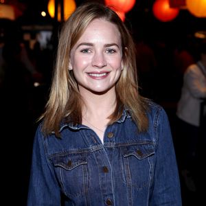 Große Überraschung! Britt Robertson ist plötzlich verlobt