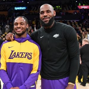 Bronny und LeBron James weisen Vorwürfe um Unfall zurück