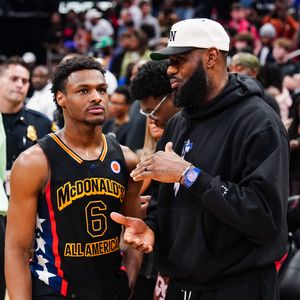 LeBron und Sohn Bronny James wegen Autounfall angeklagt