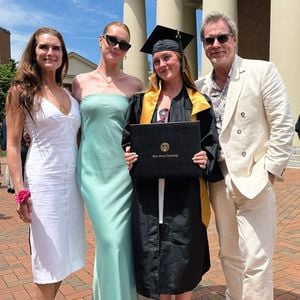 Brooke Shields feiert College-Abschluss ihrer Tochter Rowan