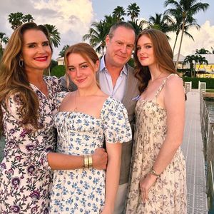 Zu Thanksgiving: Brooke Shields teilt ein süßes Familienfoto