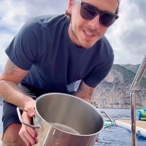 Fans angeekelt: Brooklyn Beckham kocht Pasta mit Meerwasser