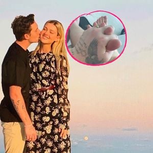 Fetisch? Hier umklammert Brooklyn Beckham Nicola Peltz' Fuß