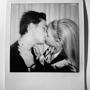 Liebesparade geht weiter: Brooklyn Beckham postet Kuss-Foto