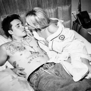Heißer Schnappschuss: Brooklyn und Nicola kuscheln im Bett