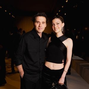 Ohne Eltern: Brooklyn Beckham & Nicola erneuern Ehegelübde