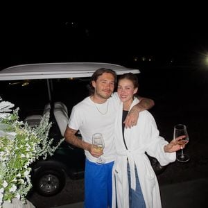Brooklyn feiert Jahrestag von zweiter Hochzeit mit Nicola