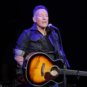 Cover-Alarm! B. Springsteen rockt „Whip My Hair"