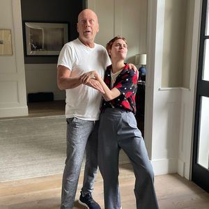 Ganz verschmust: Tallulah Willis albert mit Papa Bruce herum