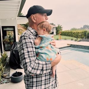 Zuckersüß: Erstes Foto von Bruce Willis mit seiner Enkelin!