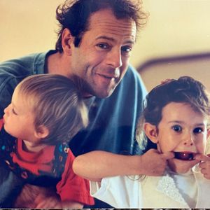 Nach Aphasie-Diagnose: Bruce Willis' Tochter teilt Throwback