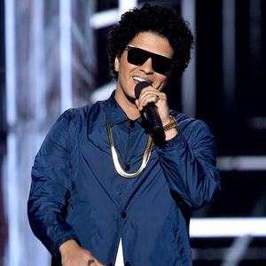 Feuer bei Bruno Mars' Konzert! Der Sänger musste abbrechen
