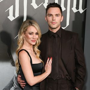 Nicholas Hoult und seine Bryana geben ihr Red-Carpet-Debüt