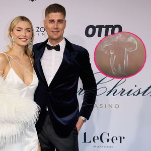 Lena Gercke schmiert ihrem Dustin einen Penis auf den Rücken