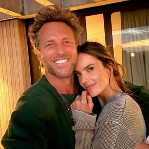 Alessandra Ambrosio schwärmt von Romanze mit Buck Palmer